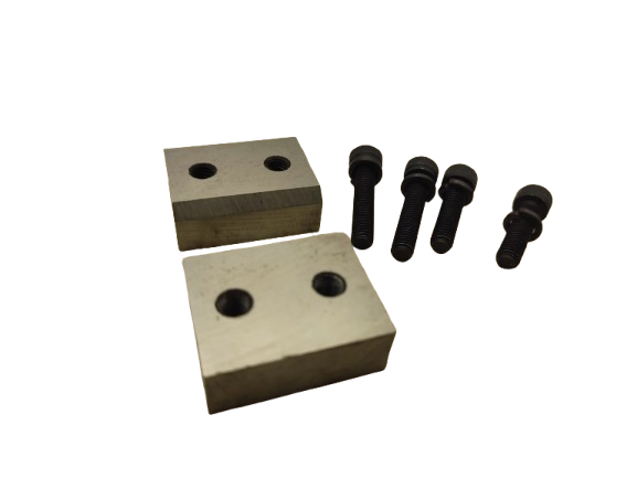 Ніж ( 30х24х11) з 2 отв. М5 (RC-22) комплект